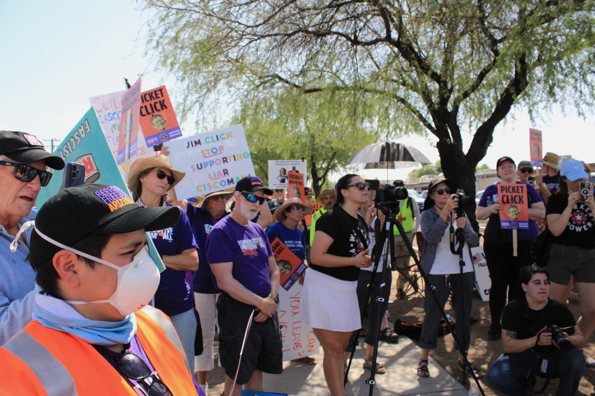 Repro for All Arizona picket line outside of Jim Click Kia in Tuscon—an auto dealership owned by the GOP donor who bankrolled Rep. Juan Ciscomani’s campaigns